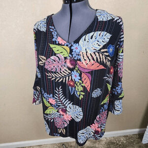 NY Collection Floral on Black Blouse with Back Cutout Size 1X (4190)